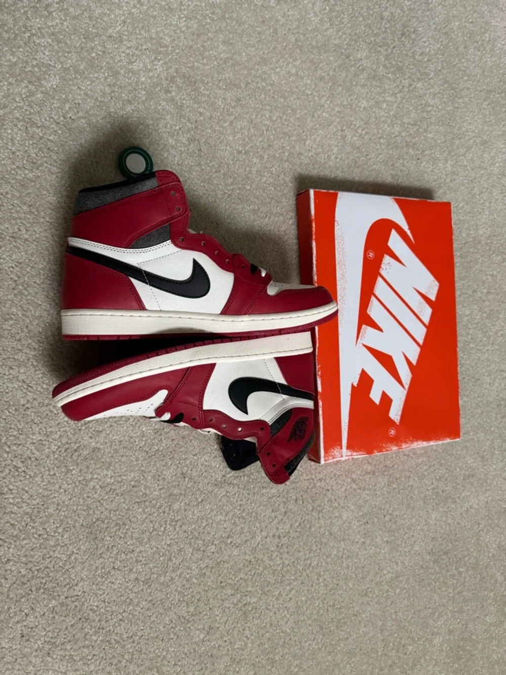 Jordan 1 Retro High OG “Chicago Lost and Found” — Size 10 Men - Picture 5 of 9